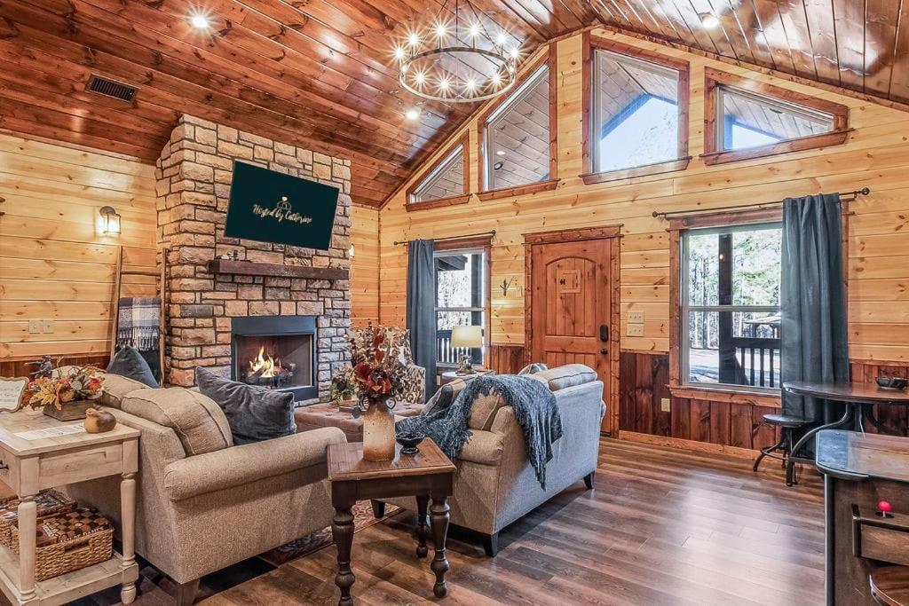 Large Luxury 2Br Cabin W Hot Tub Double Trouble Was Designed For Fun Comfort And Memories Minutes From Buzzling Hochatown And Beautiful Beaver Bend State Park Broken Bow Exterior foto
