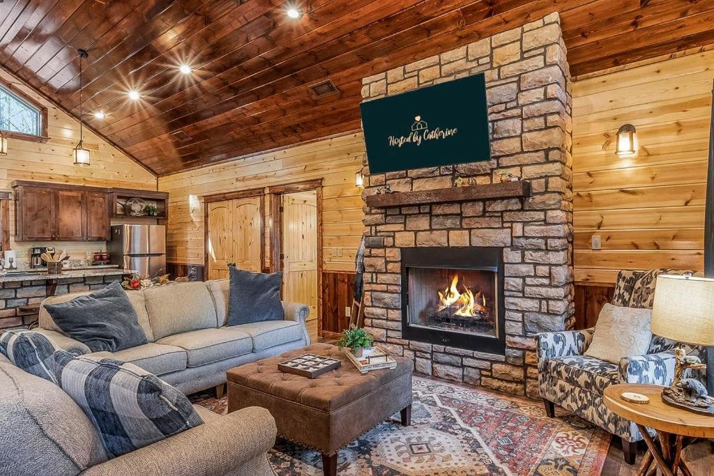 Large Luxury 2Br Cabin W Hot Tub Double Trouble Was Designed For Fun Comfort And Memories Minutes From Buzzling Hochatown And Beautiful Beaver Bend State Park Broken Bow Exterior foto